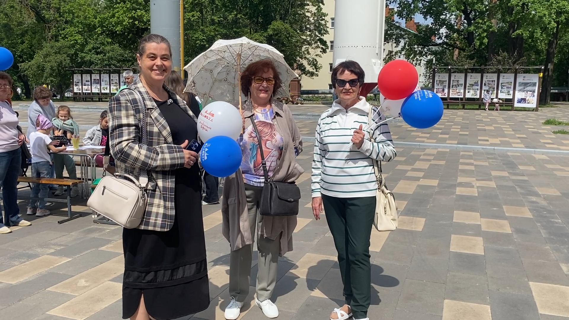 власиха день россии,  государственный праздник, власиха триколор, день россии 2025, рисунок на асфальте,