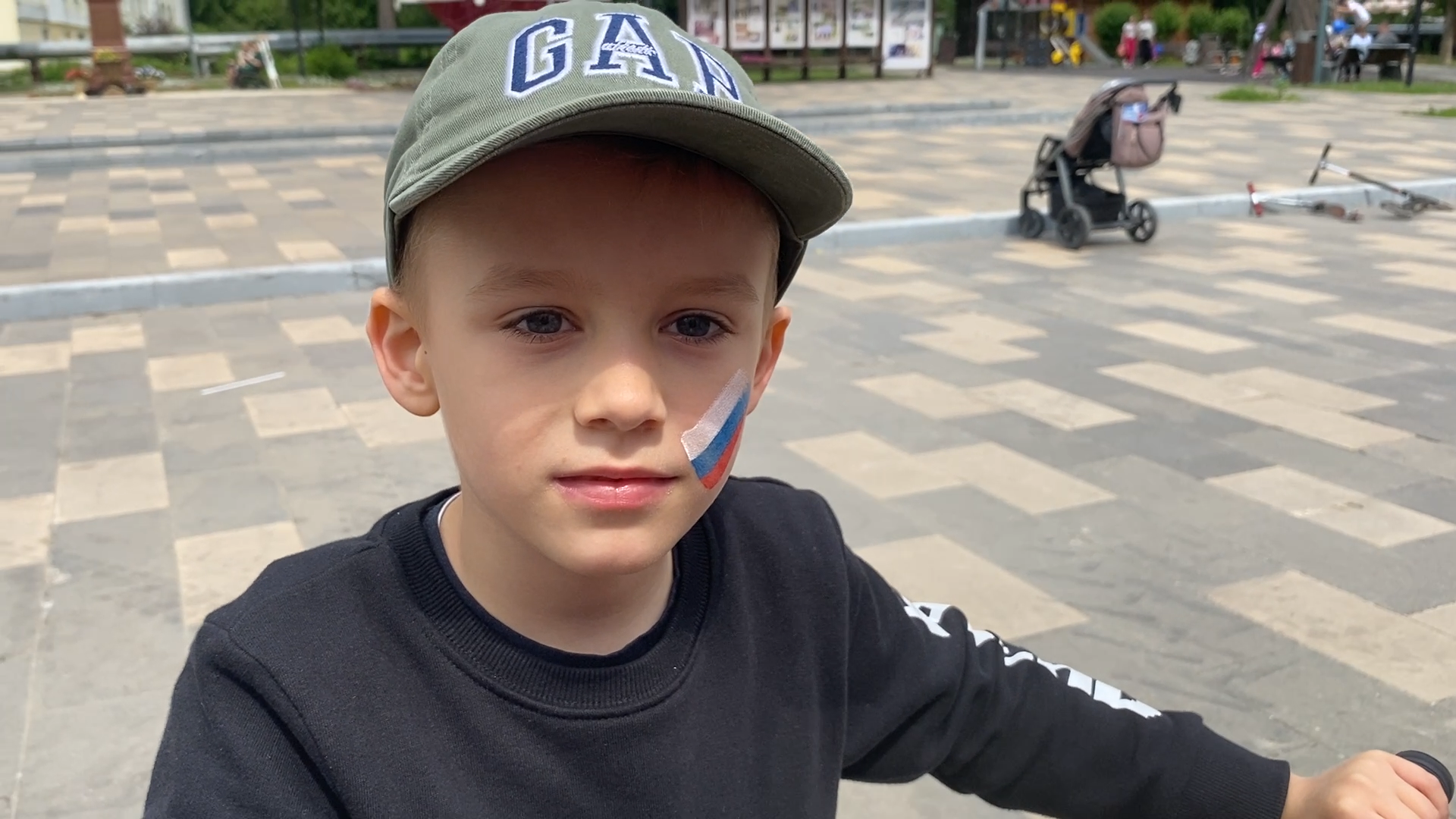 власиха день россии,  государственный праздник, власиха триколор, день россии 2025, рисунок на асфальте,