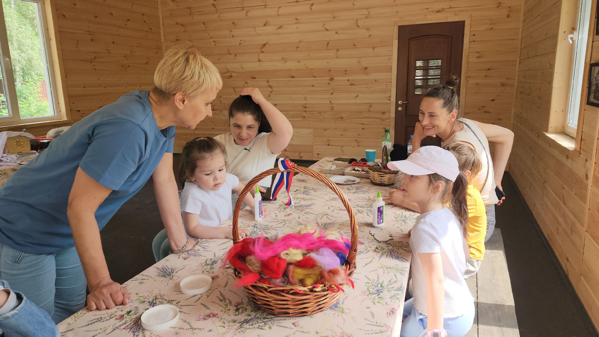 день россии, мастер-класс, экопарк, дети, триколор, флаг россии, вертикалки,