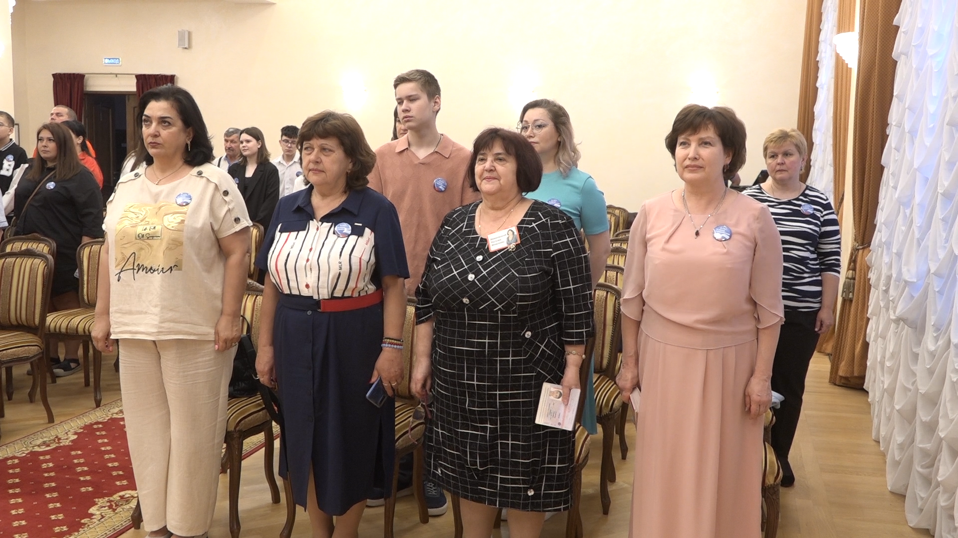 вручение паспортов, паспорт гражданина РФ, торжественная церемония , власиха вручение паспоров, глава власихи,