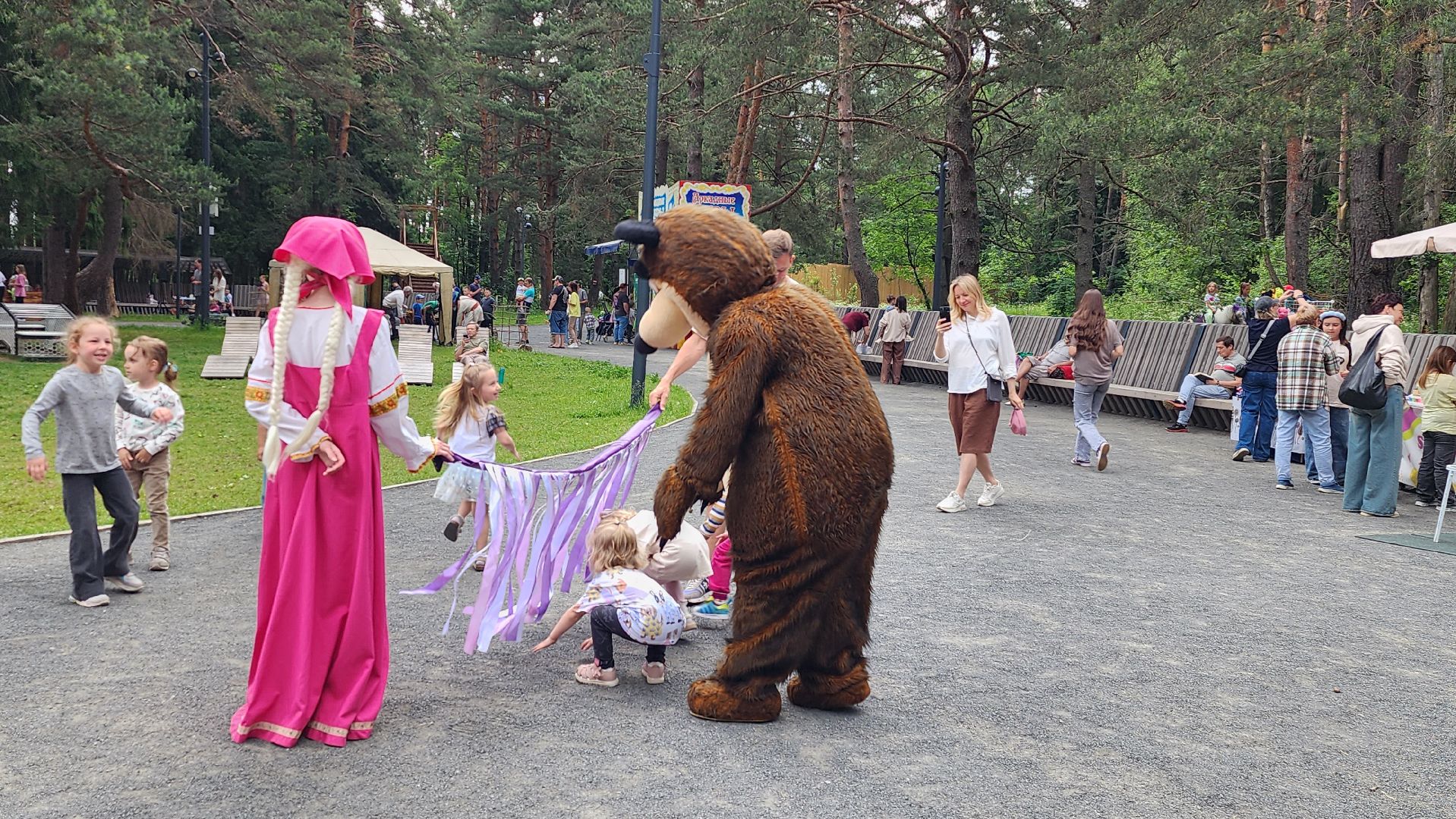 день россии, истра, парки,