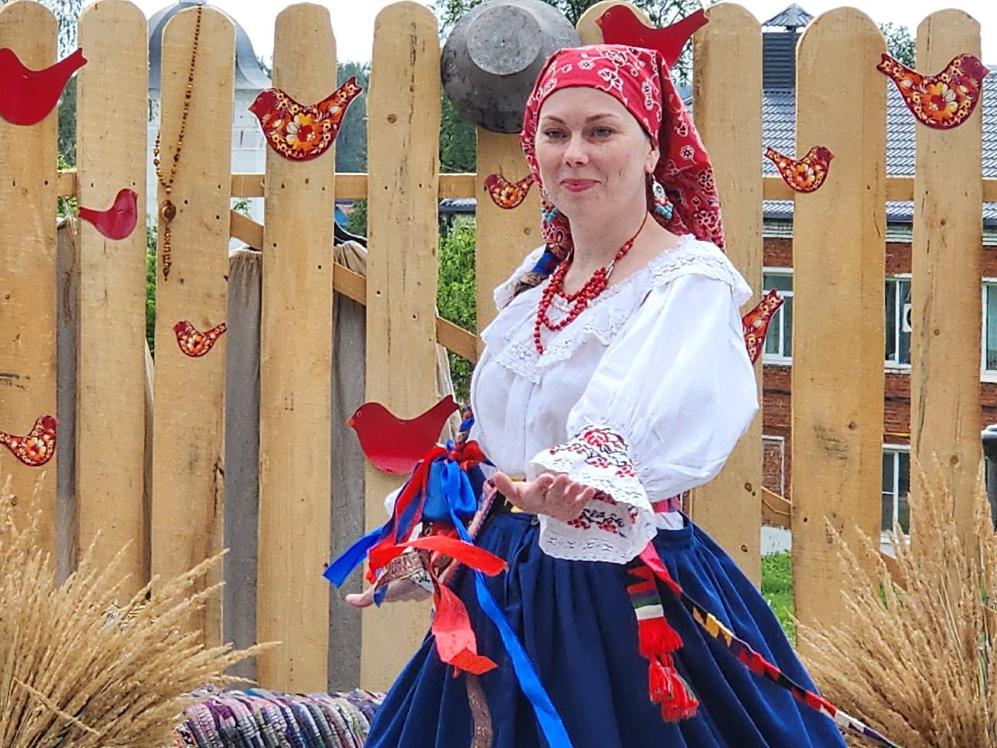 день россии 2025, народный костюм, хоровод, скоморошьяслобода, сергиев посад,