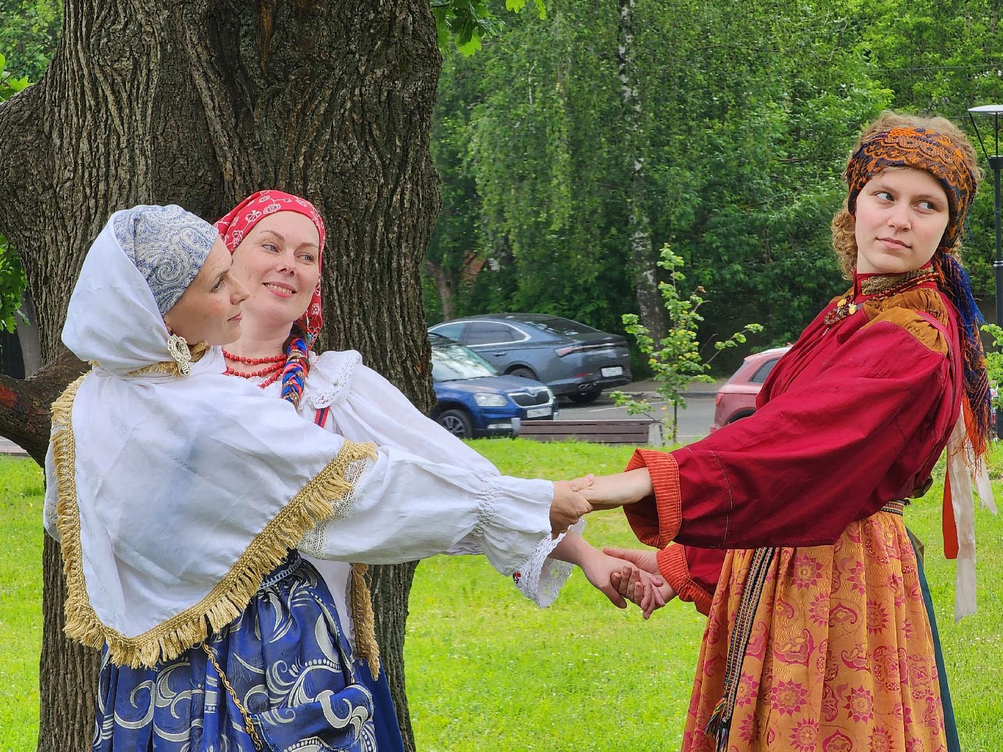 день россии 2025, народный костюм, хоровод, скоморошьяслобода, сергиев посад,