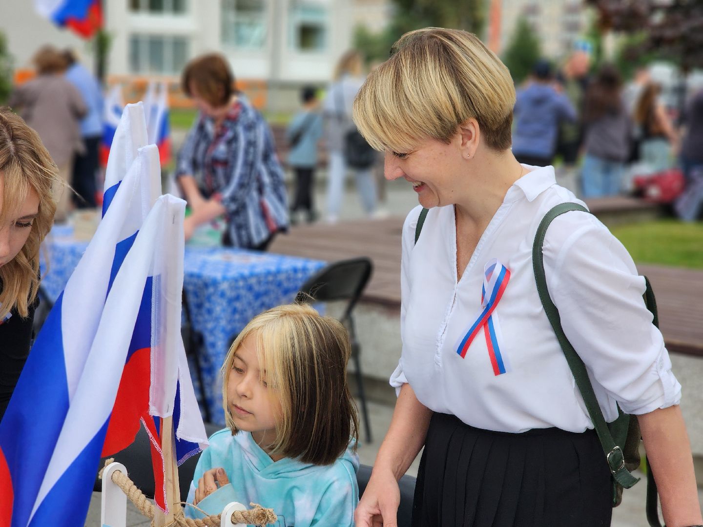 день россии 2025, народный костюм, хоровод, скоморошьяслобода, сергиев посад,