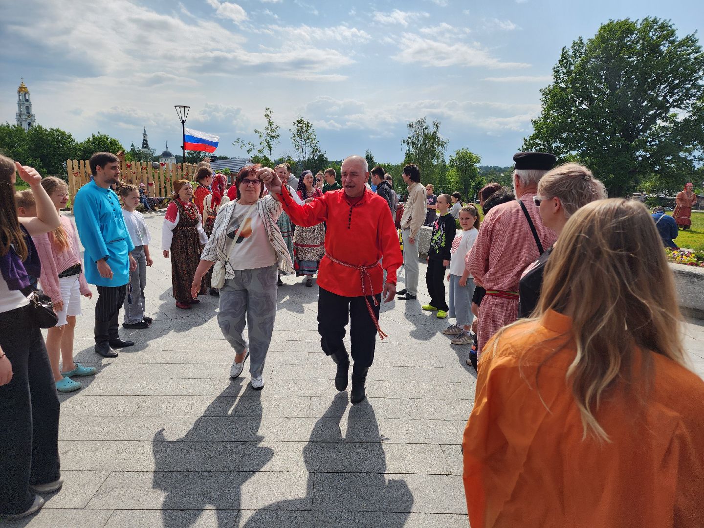 день россии 2025, народный костюм, хоровод, скоморошьяслобода, сергиев посад,