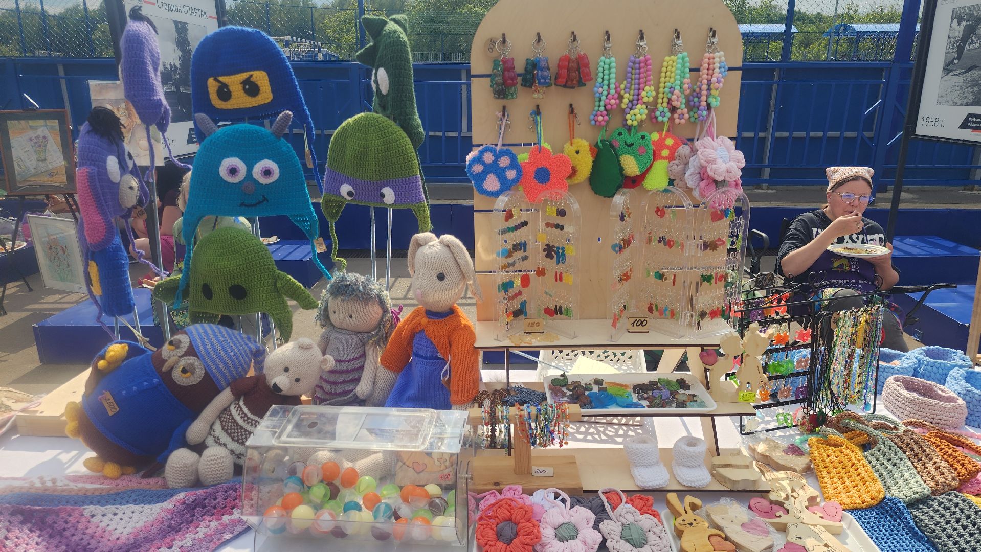 Общество , Акция, Выставка кошек и собак ,