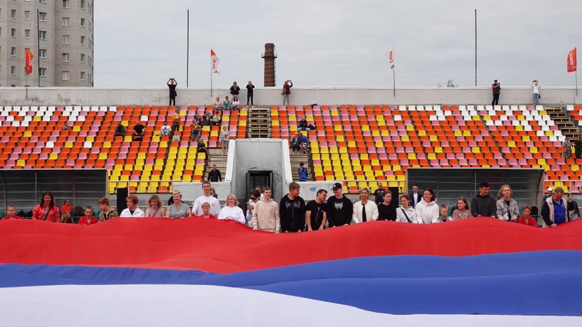 сергиев посад , сергиево-посадский городской округ, день россии, праздник , акция, флешмоб , триколор , флаг россии ,