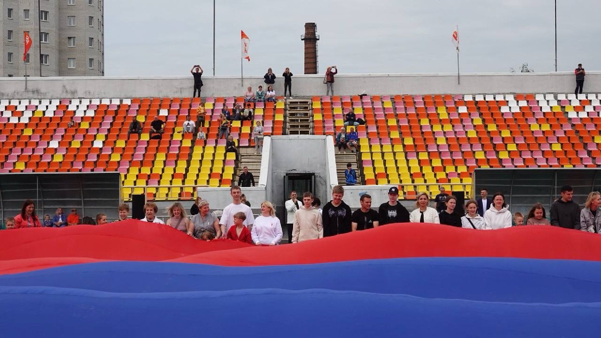 сергиев посад , сергиево-посадский городской округ, день россии, праздник , акция, флешмоб , триколор , флаг россии ,