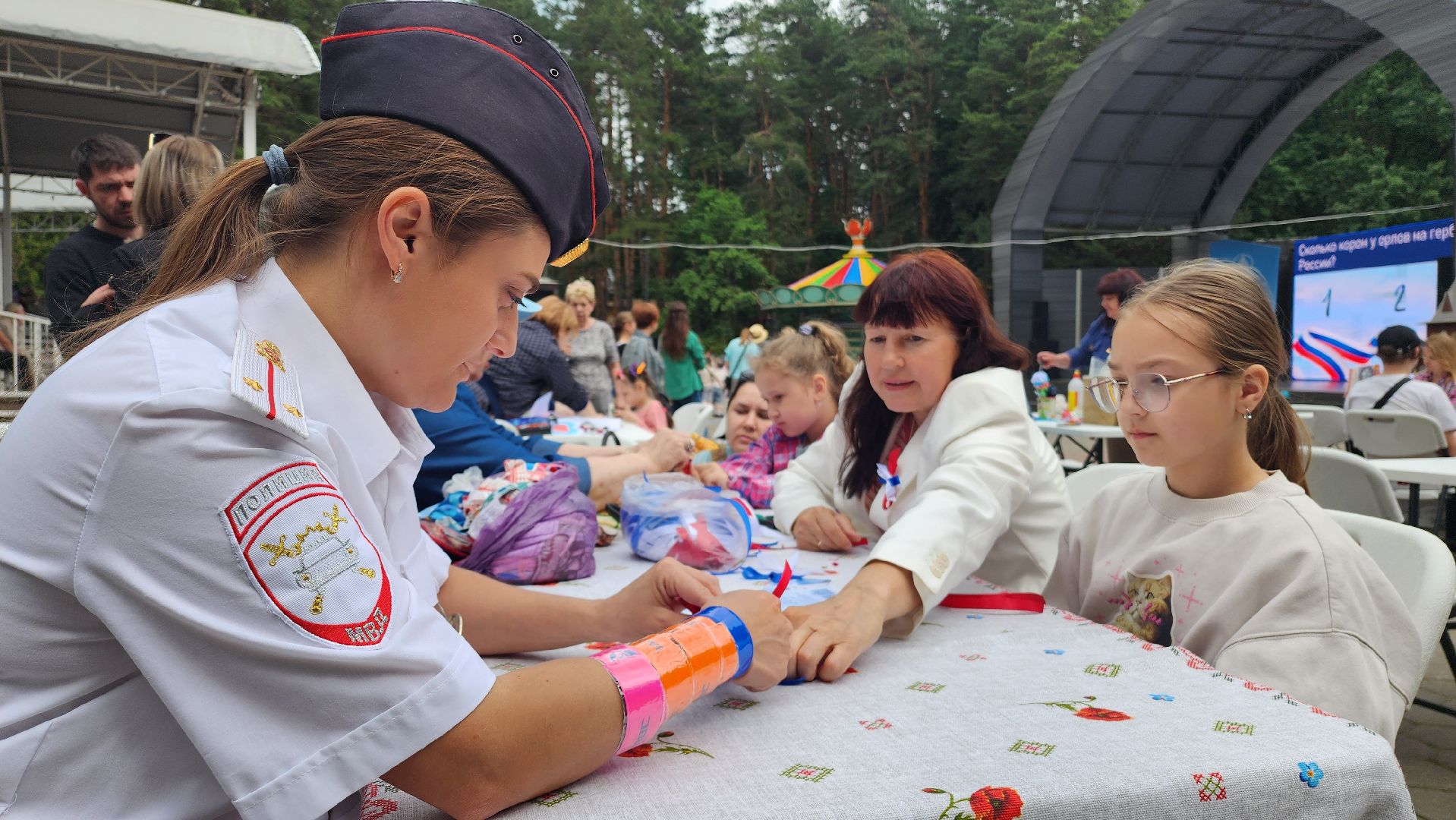 домодедово, россия, культура, общество, парк елочки, день россии, триколор, праздник,