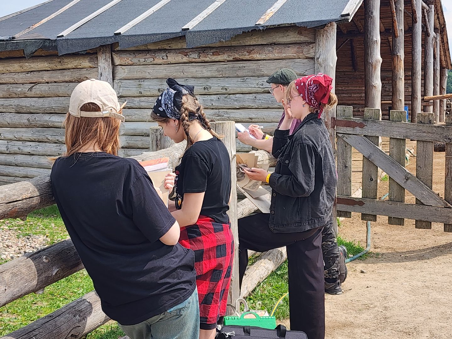 сергиево-посадский городской округ, абрамцевский колледж, колледж абрамцево, пленэр, студенты абрамцевского колледжа,кочевник, верблюжья ферма,