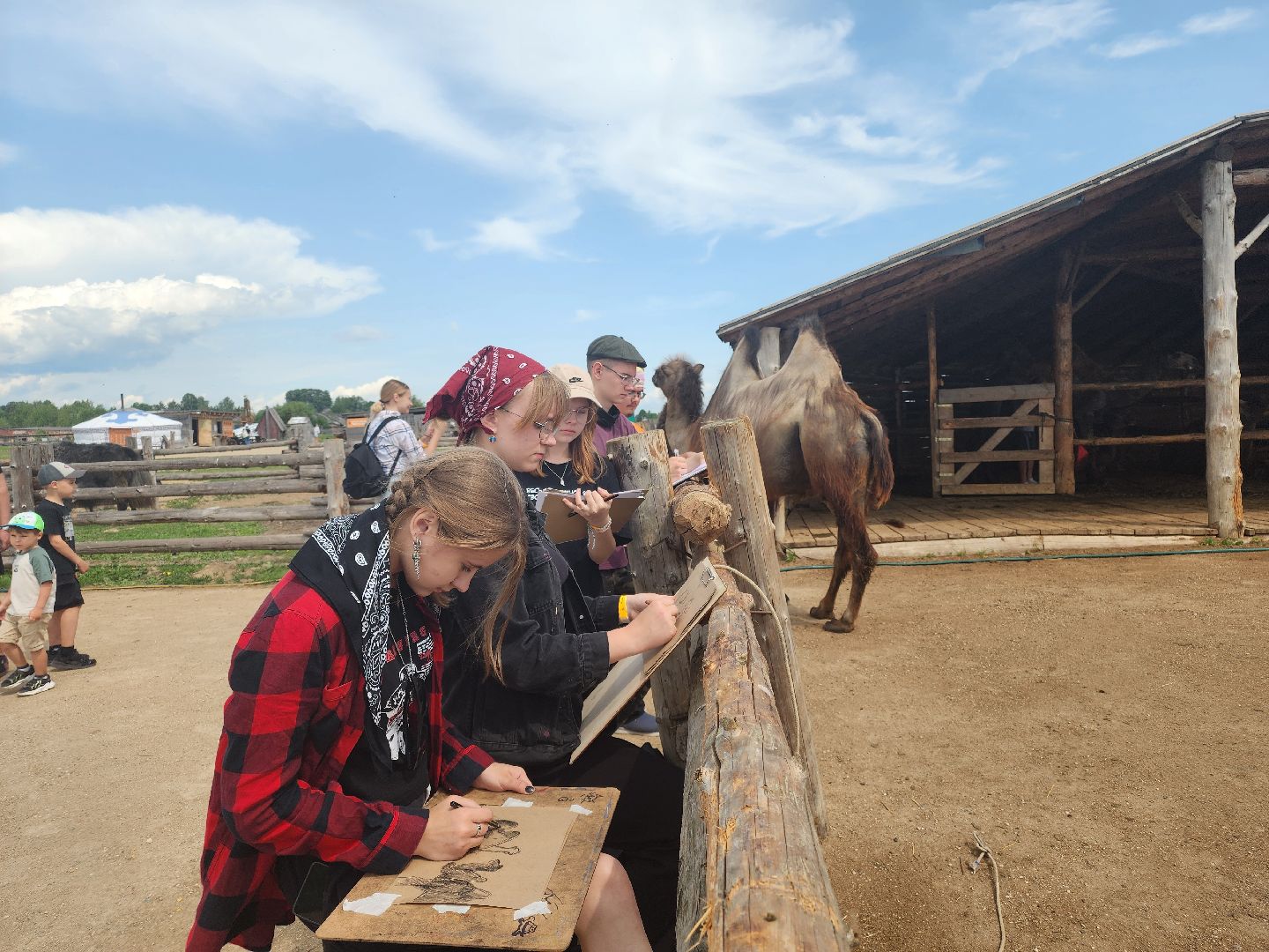 сергиево-посадский городской округ, абрамцевский колледж, колледж абрамцево, пленэр, студенты абрамцевского колледжа,кочевник, верблюжья ферма,