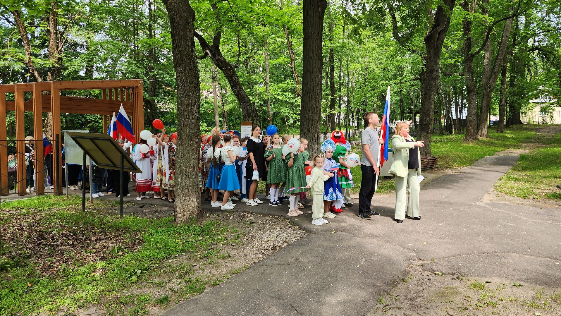 шествие, щёлково, день россии, флаг россии,