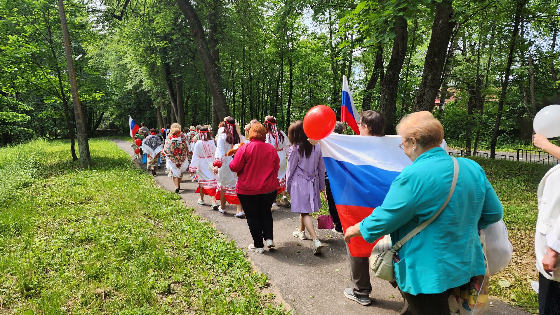 шествие, щёлково, день россии, флаг россии,