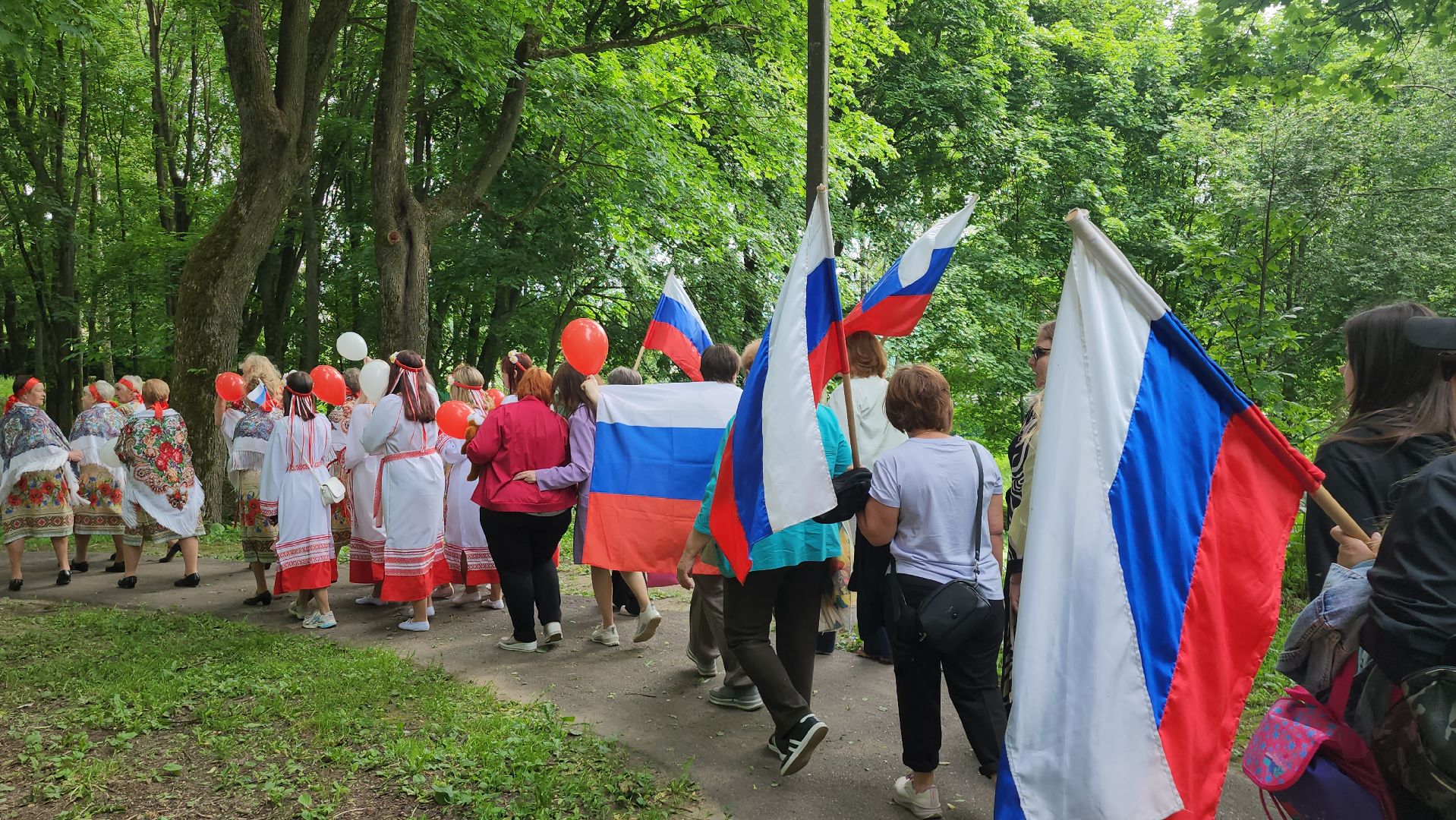 шествие, щёлково, день россии, флаг россии,