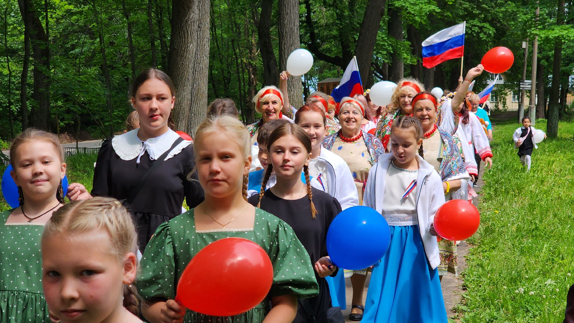 шествие, щёлково, день россии, флаг россии,