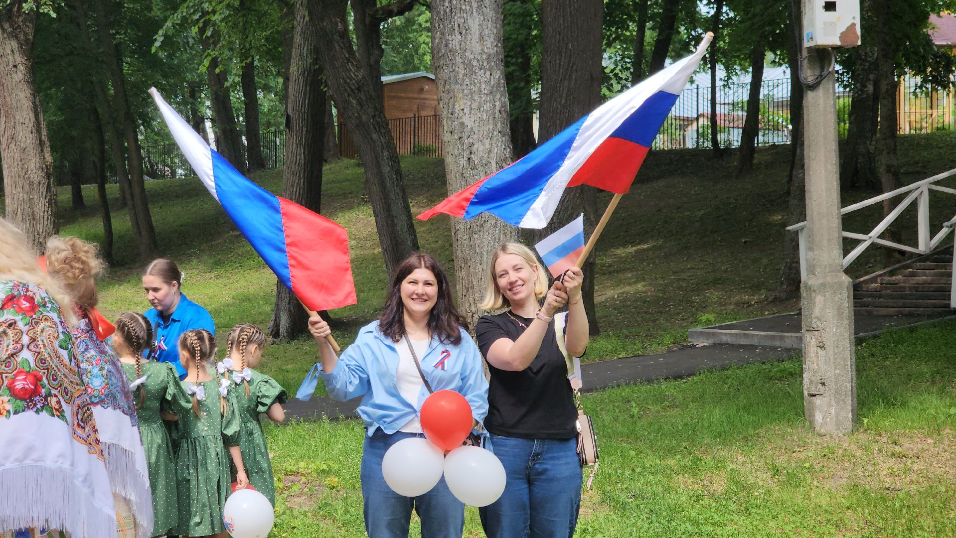 выставка детских рисунков, день россии, щёлково, фряново,