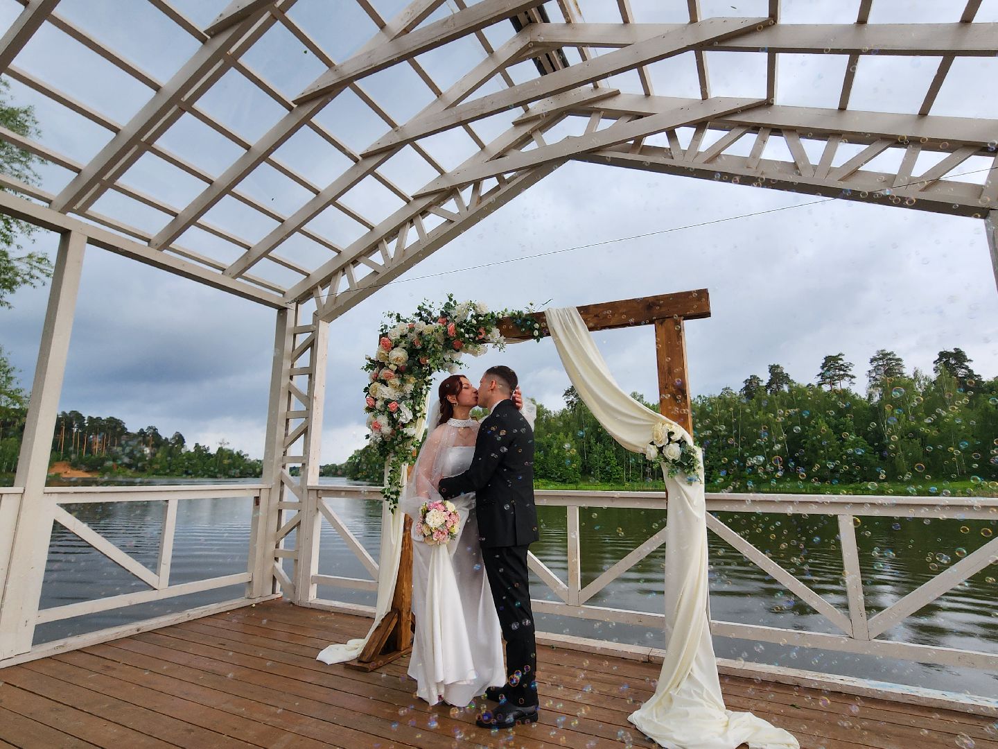 свадьба в парке, молодожены, регистрация брака в парке, свадьба в подмосковье, усадьба гребнево,