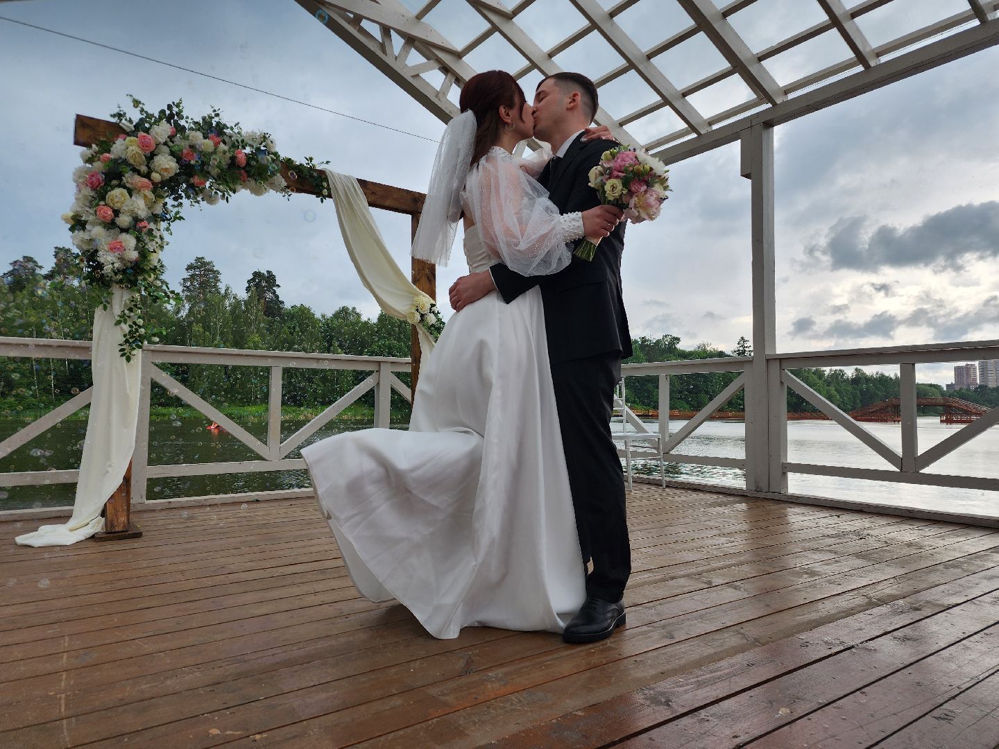 свадьба в парке, молодожены, регистрация брака в парке, свадьба в подмосковье, усадьба гребнево,