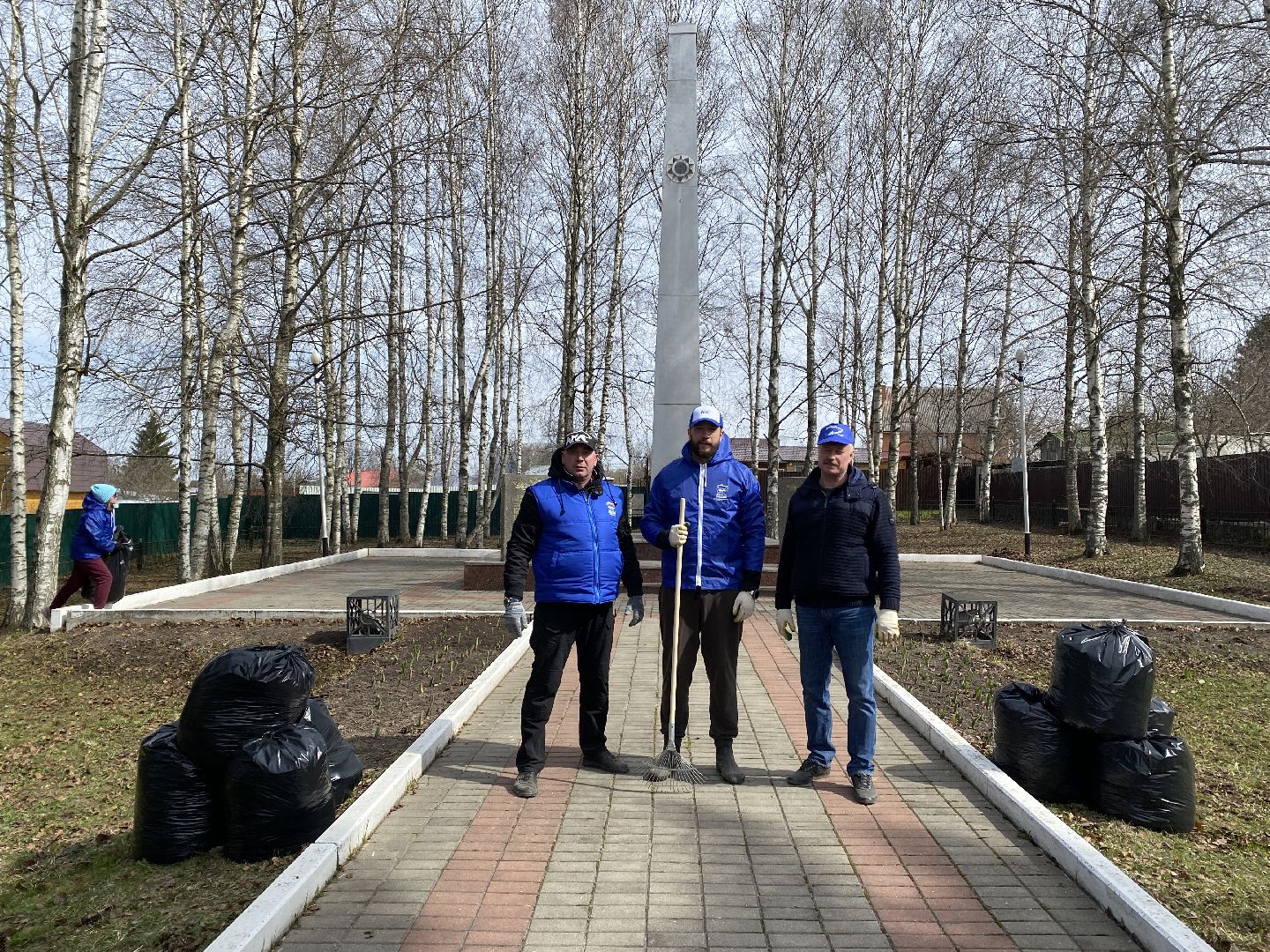 Чехов, День победы, обелиск памяти, уборка, партийцы