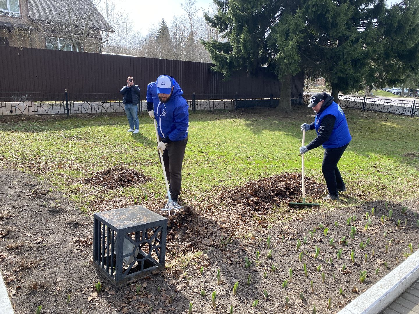 Чехов, День победы, обелиск памяти, уборка, партийцы