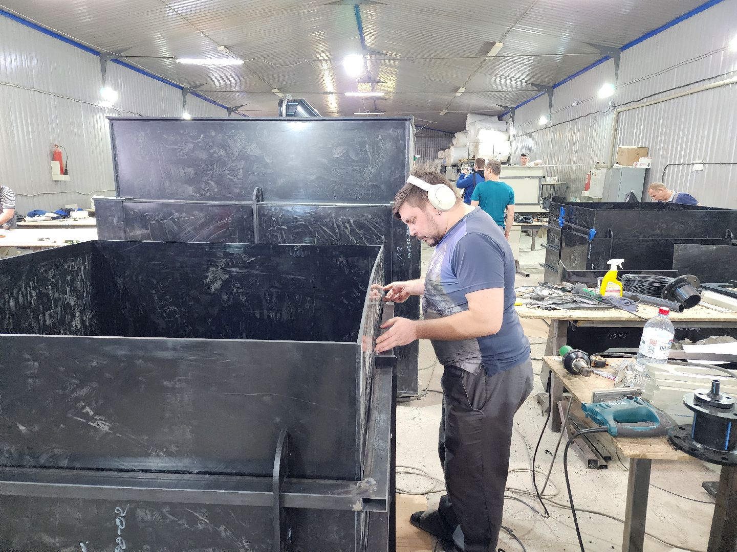 чехов, деревня сергеево, производственно-складской комплекс, завод полимеризделия, изделия из пропилена, пластиковые емкости, ванны, оборудование собственного производства, станки, гибочные машины, сварочные аппараты,стыковые станки, импортозамещение, российское сырье, отечественное оборудование,