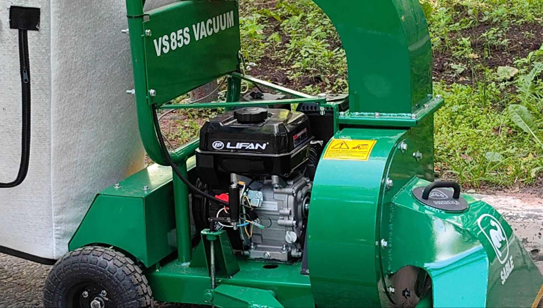 пылесос, уборка улиц, ветки, автопарк,