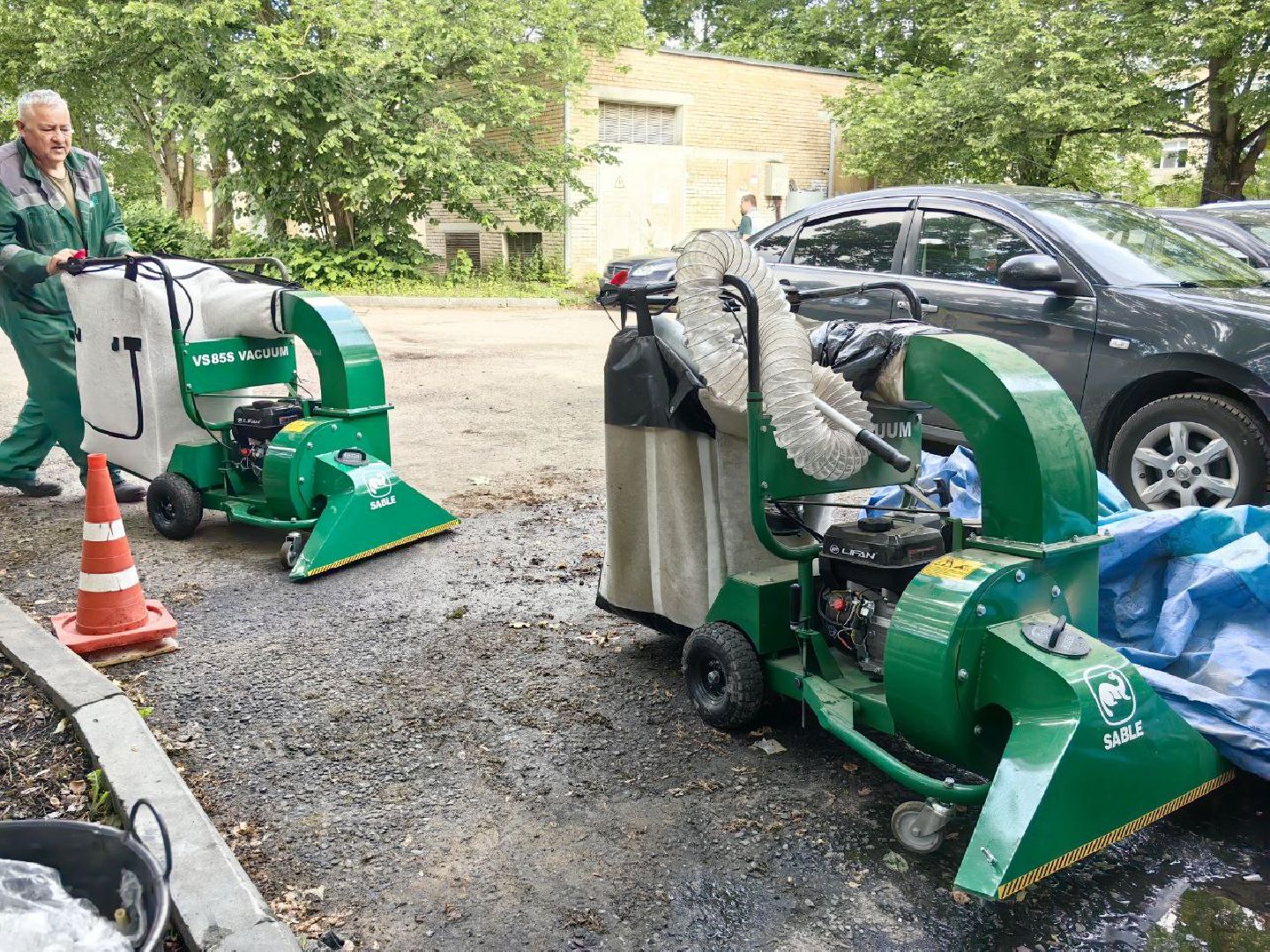 пылесос, уборка улиц, ветки, автопарк,