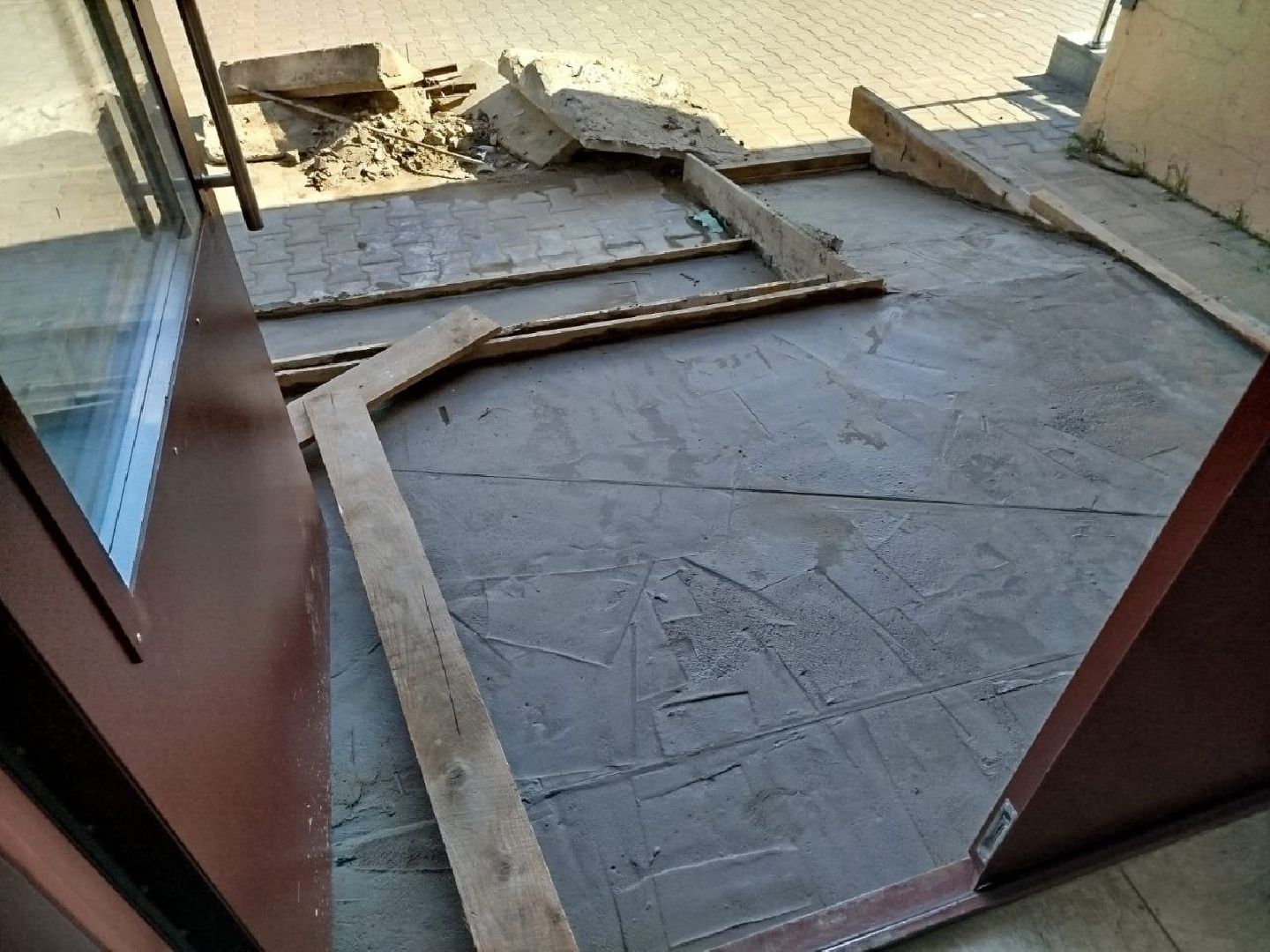 ремонт входной группы, Лобня, художественная галерея,монолитные работы,