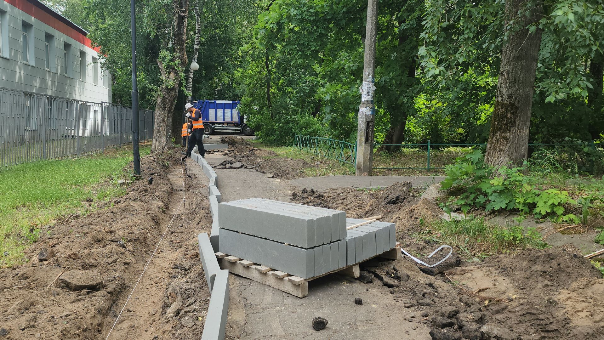 Люберцы, новый тротуар, народная тропа, глава городского округа люберцы владимир волков,