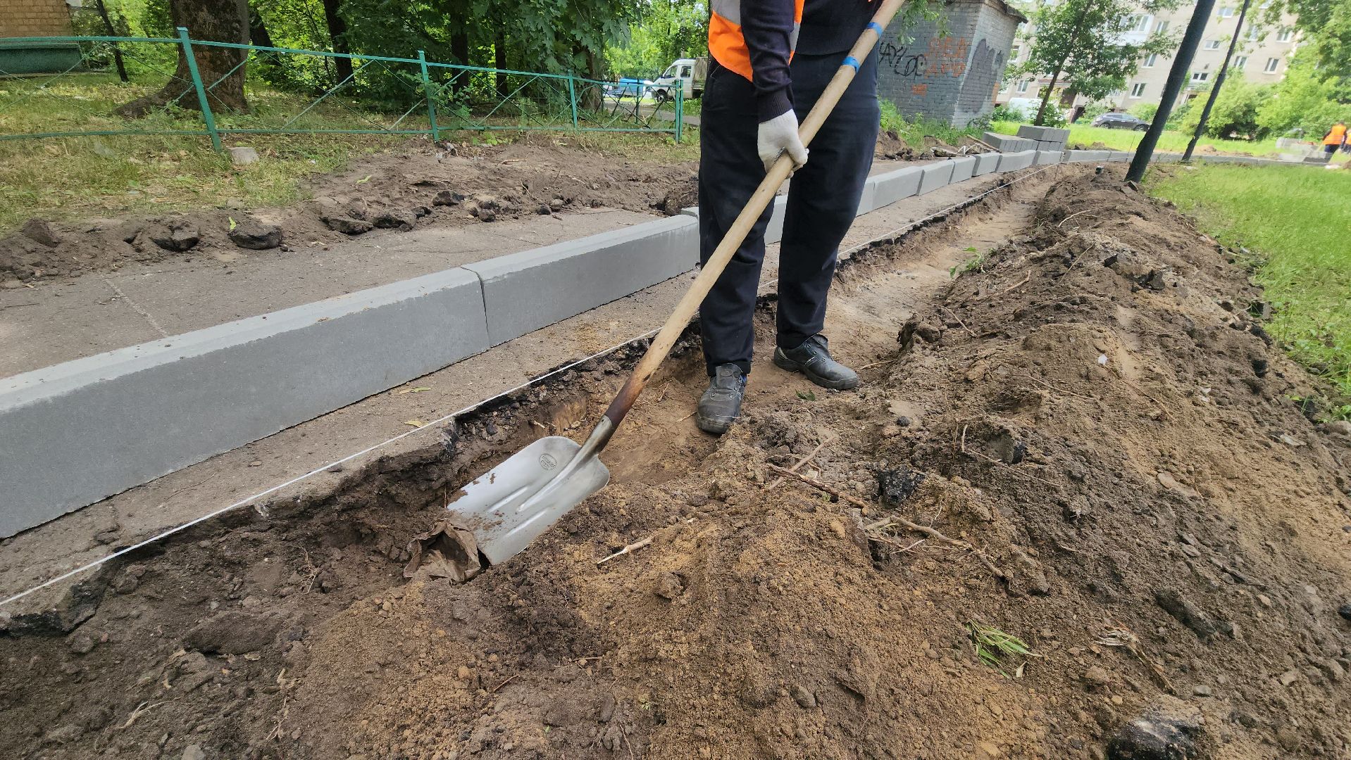 Люберцы, новый тротуар, народная тропа, глава городского округа люберцы владимир волков,