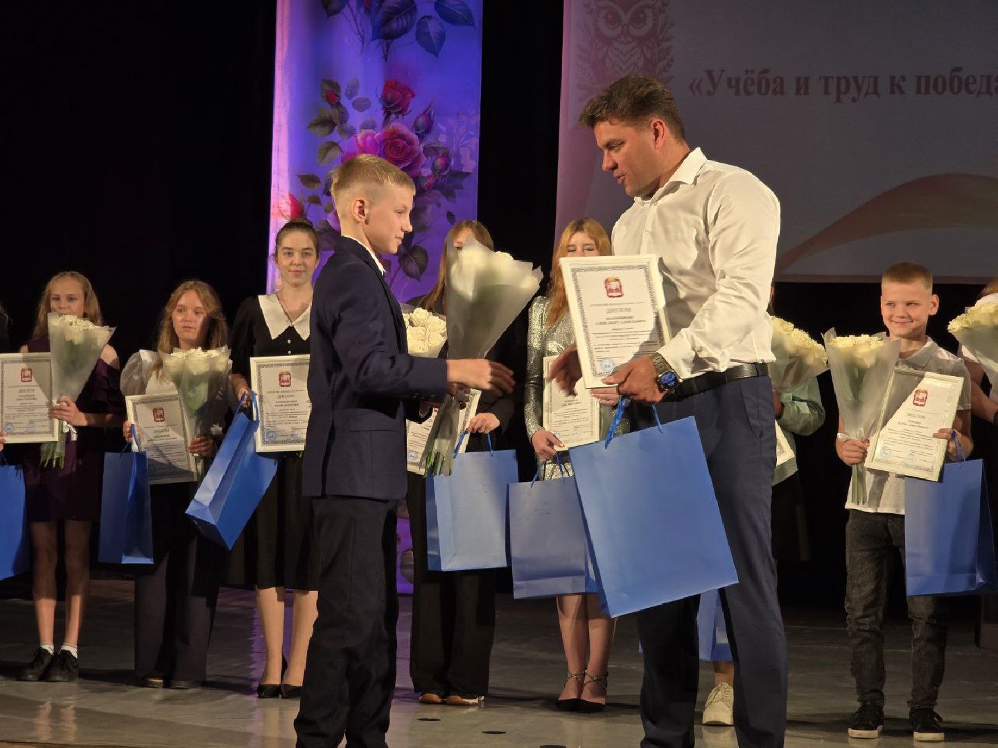 можайск, можайский муниципальный округ, подмосковье, одаренные дети, церемония награждения, ника нагулина,