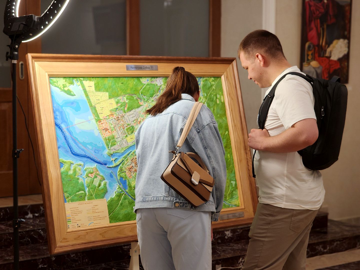 дубна, дк мир, выставка, живопись,