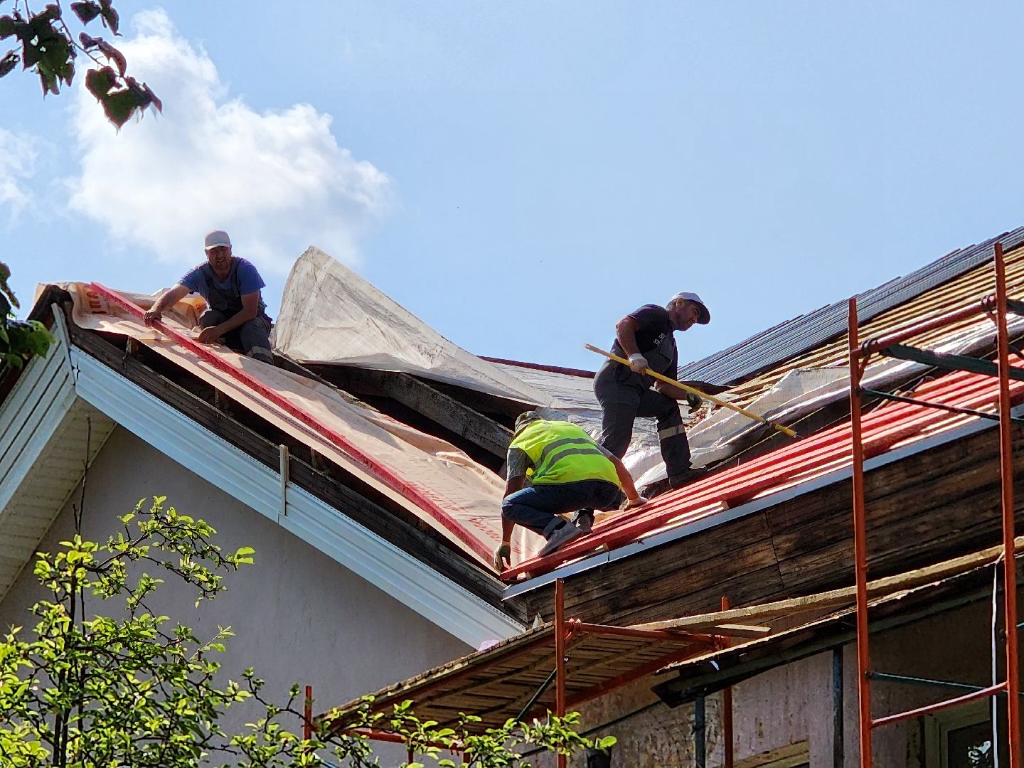 чехов, улица пионерская 2, взрослая поликлиника, текущий ремонт, замена кровли, ремонт крыши, профнастил, гидроизоляция, теплоизоляция, фасадные работы, инженерные сети, благоустройство территории,