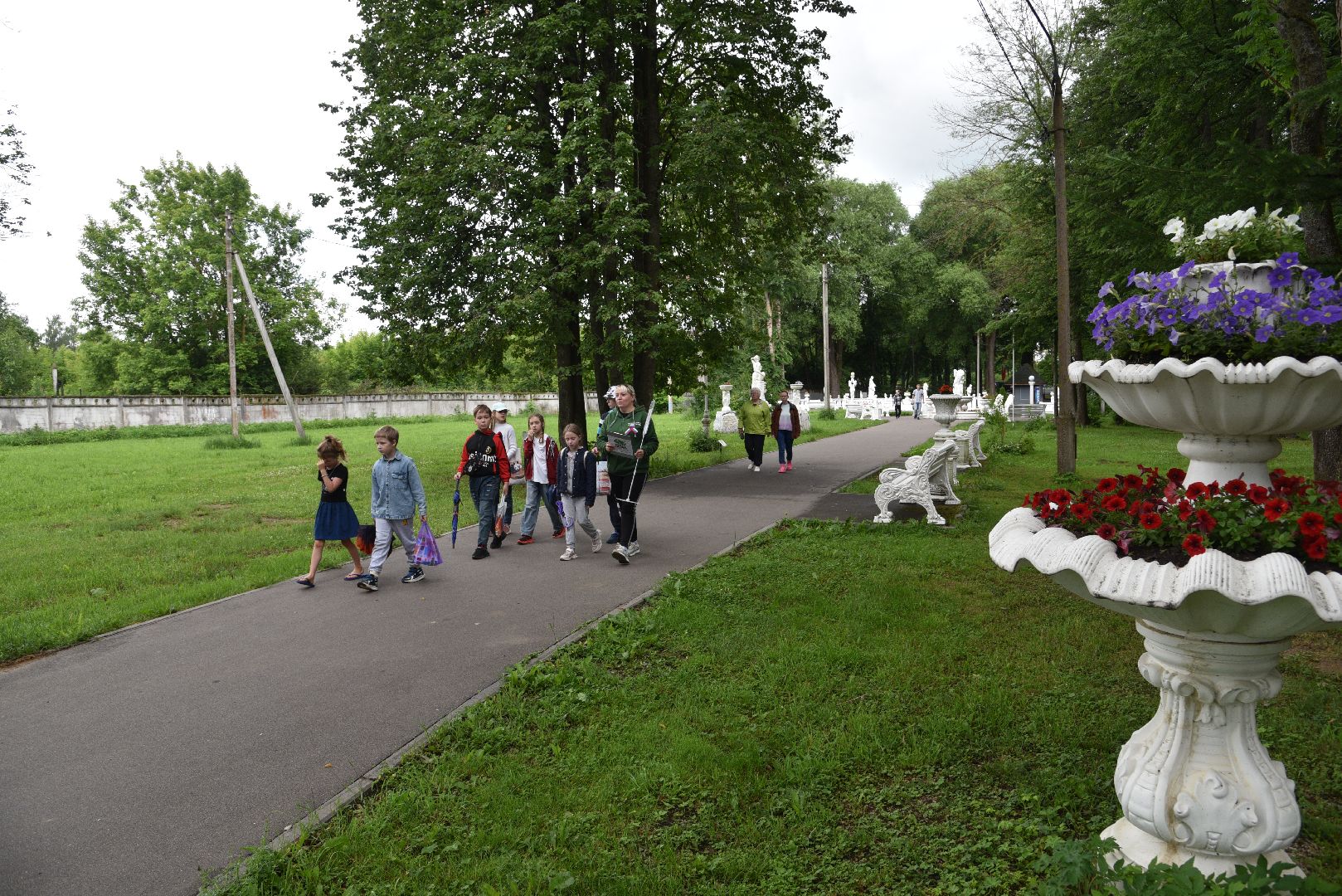 лотошино, лотошинская библиотека, лотошинский парк,