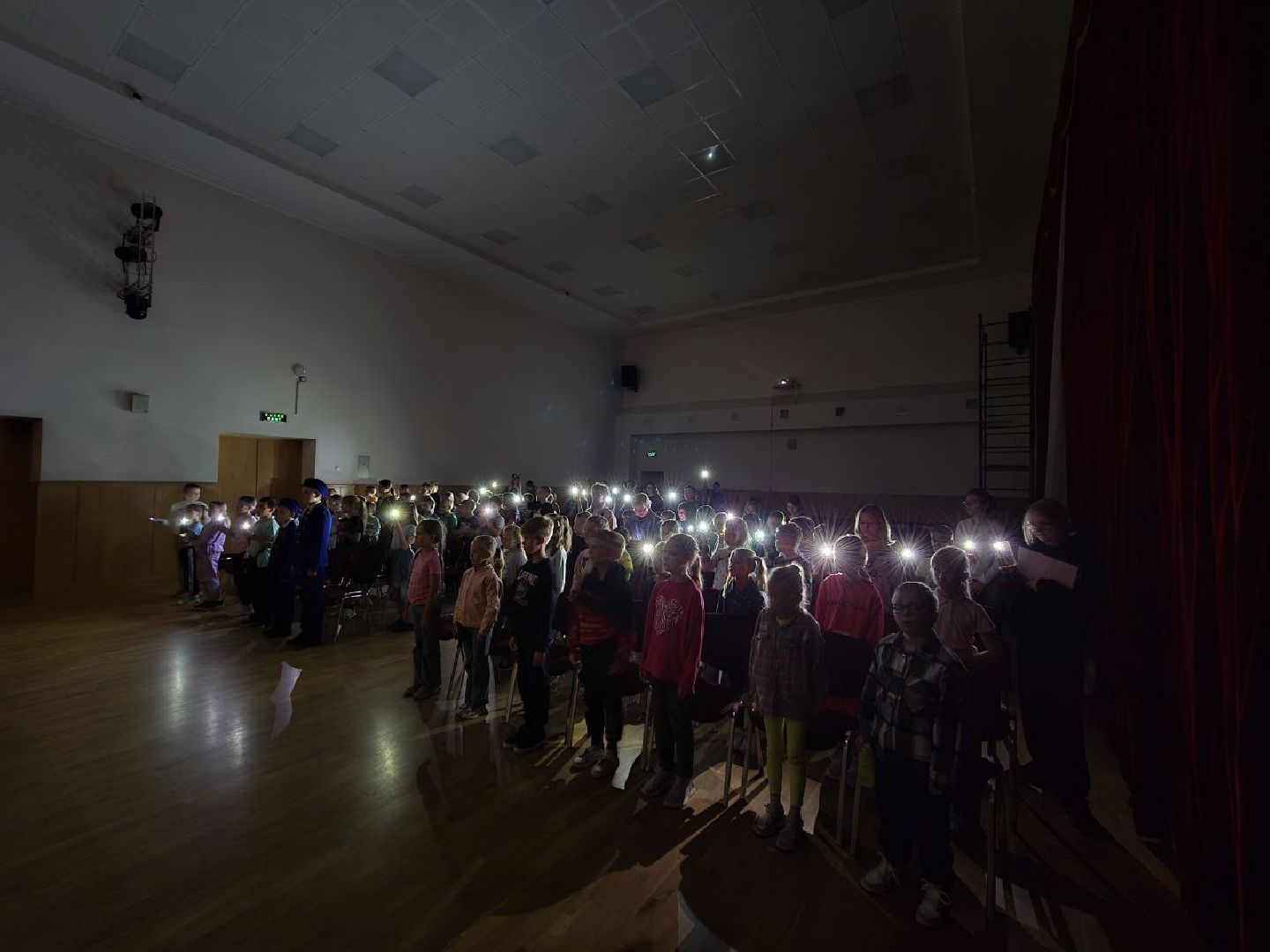 можайск, можайский муниципальный округ, подмосковье, день памяти и скорби, свеча памяти, школьный лагерь,