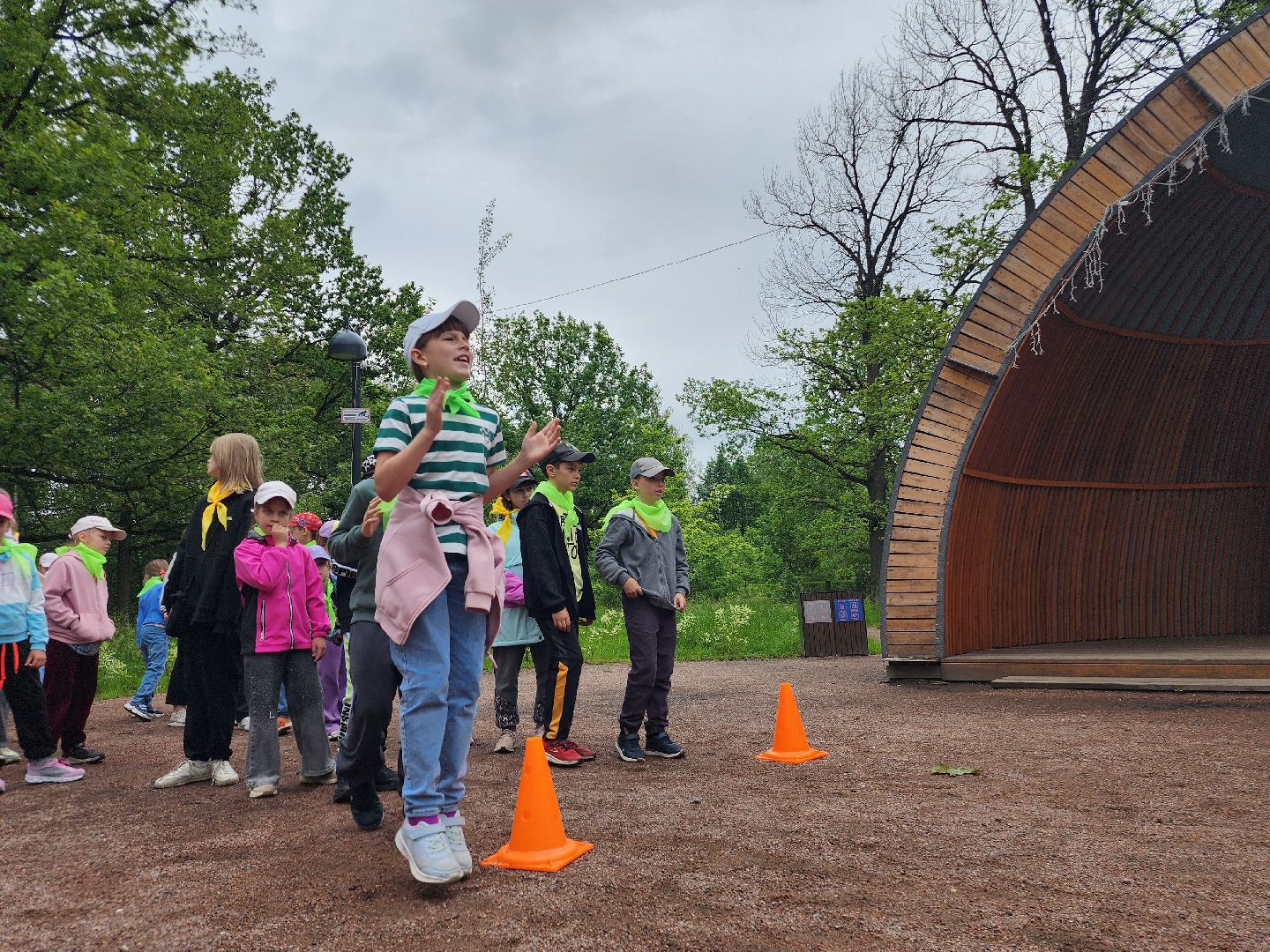 фрязино, летний детский лагерь, лесопарк, спортивная эстафета, дети в лагере,