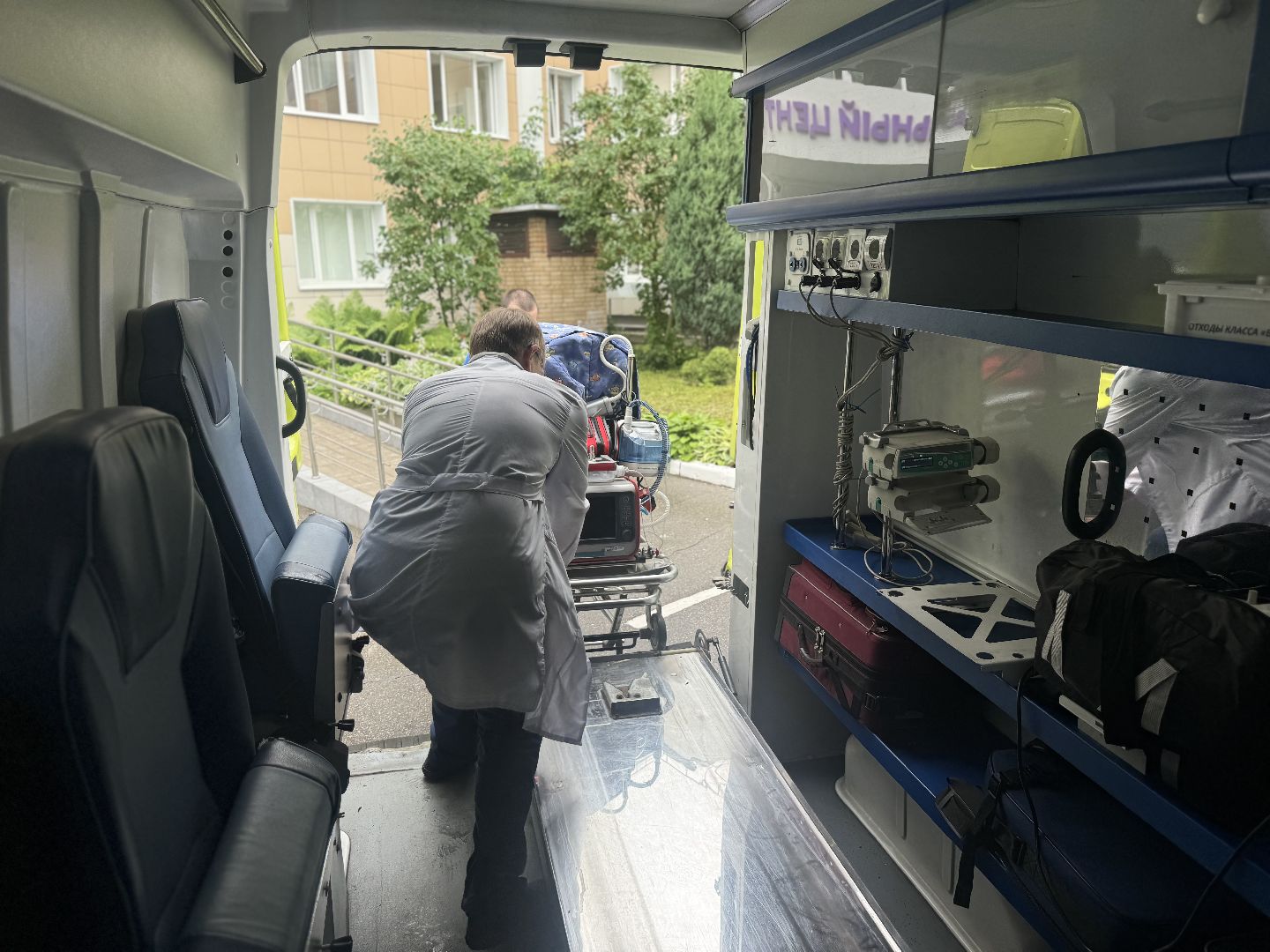 новый реанимобиль , машина скорой помощи, видновский перинатальный центр, ленинский городской округ,