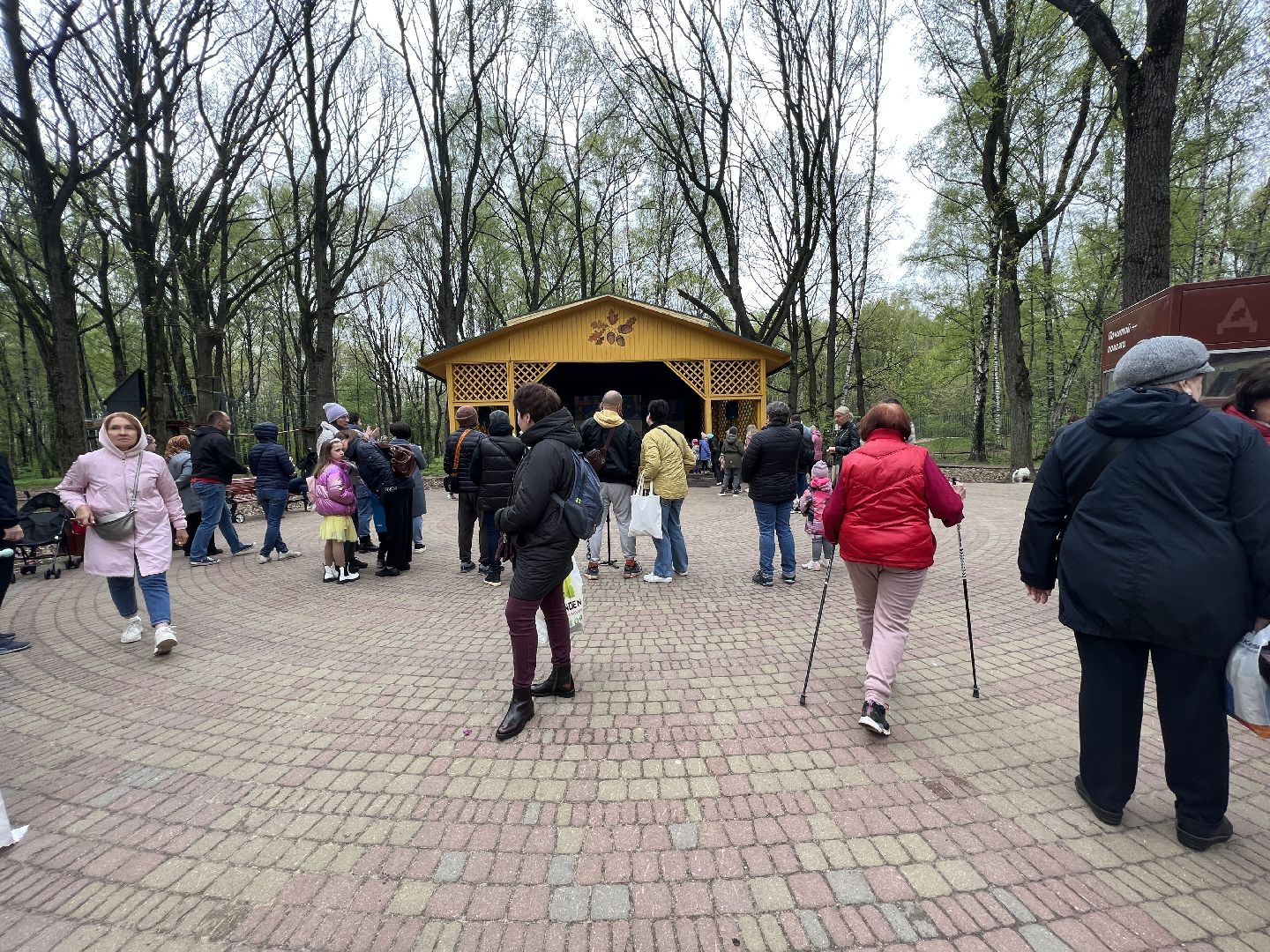 Химки, парк Дубки, 1 мая, начало теплого сезона, концерт