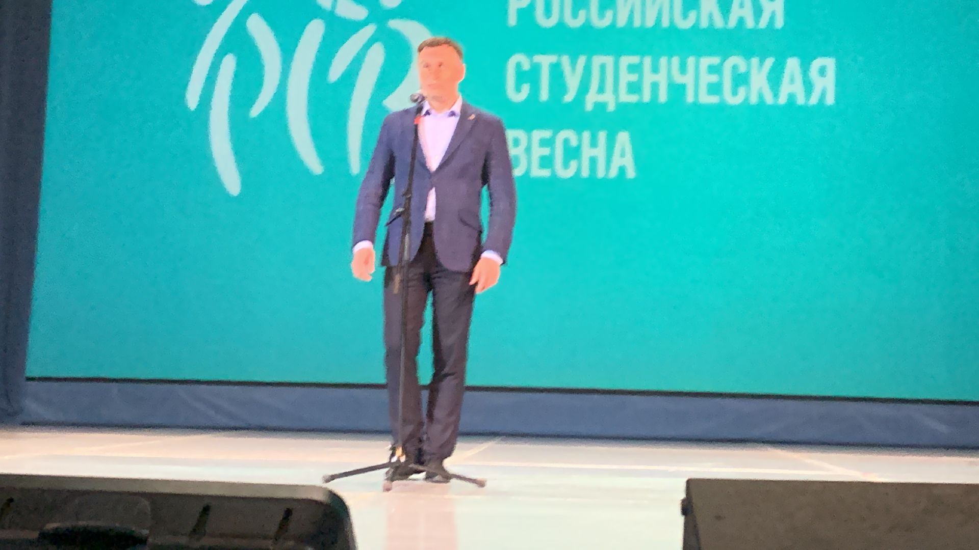 Конкурс, танцы, студенты