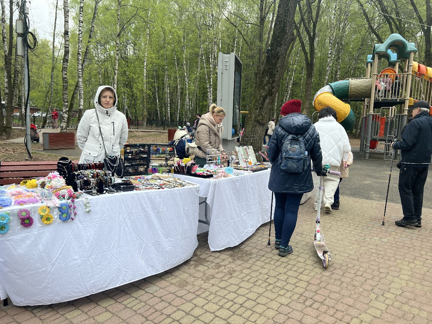 Химки, парк Дубки, ярмарка мастеров, начало летнего сезона