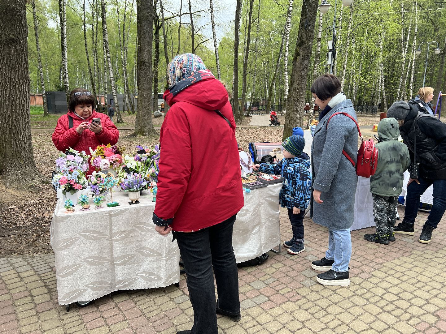 Химки, парк Дубки, ярмарка мастеров, начало летнего сезона