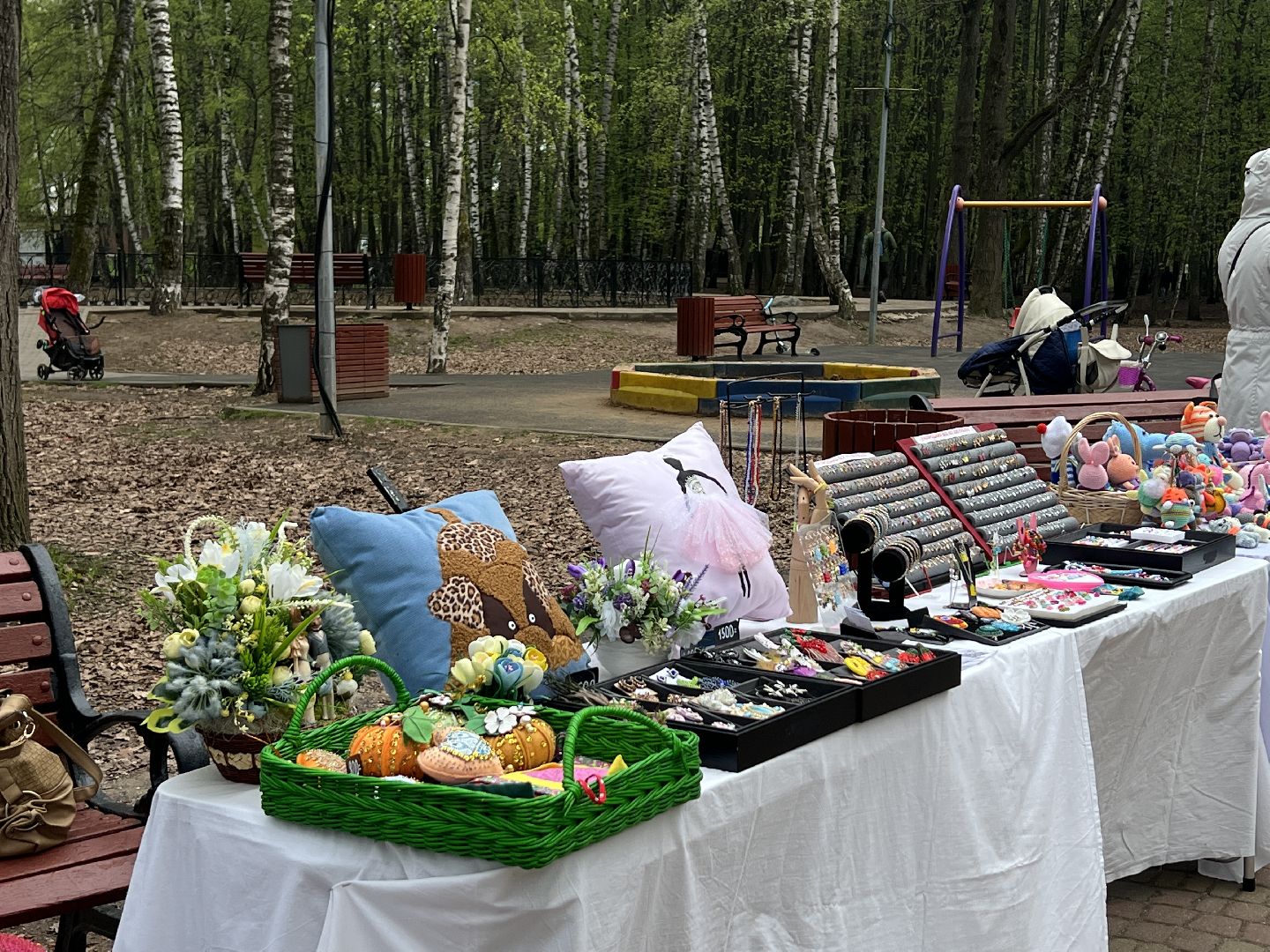 Химки, парк Дубки, ярмарка мастеров, начало летнего сезона