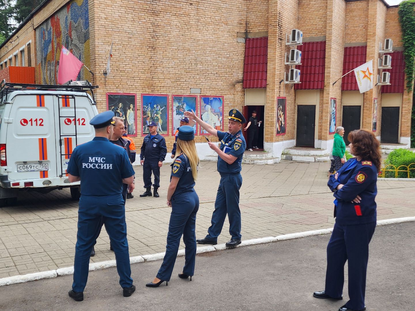 чехов, детский лагерь звездочка, день безопасности, правила поведения на воде, пожарная безопасность, мчс, гимс,   вдпо,  чеховспас, профилактика, брошюры и памятки, урок безопасности, викторины, интерактив, демонстрация пожарной техники, оборудование и снаряжение, мороженое,