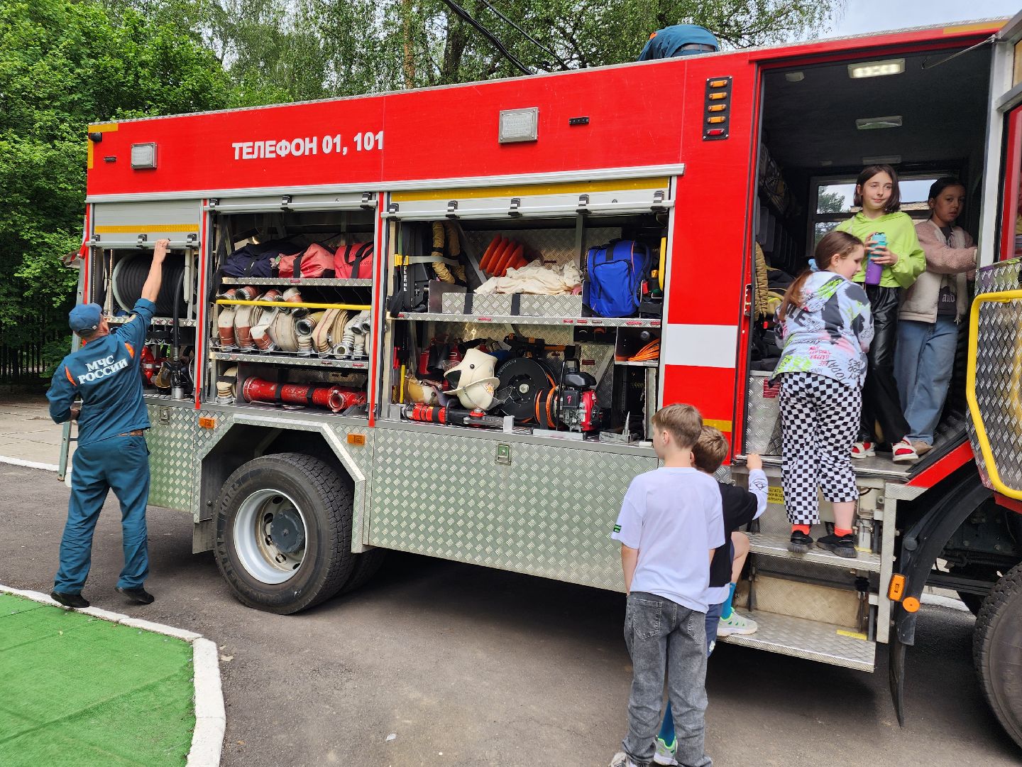 чехов, детский лагерь звездочка, день безопасности, правила поведения на воде, пожарная безопасность, мчс, гимс,   вдпо,  чеховспас, профилактика, брошюры и памятки, урок безопасности, викторины, интерактив, демонстрация пожарной техники, оборудование и снаряжение, мороженое,