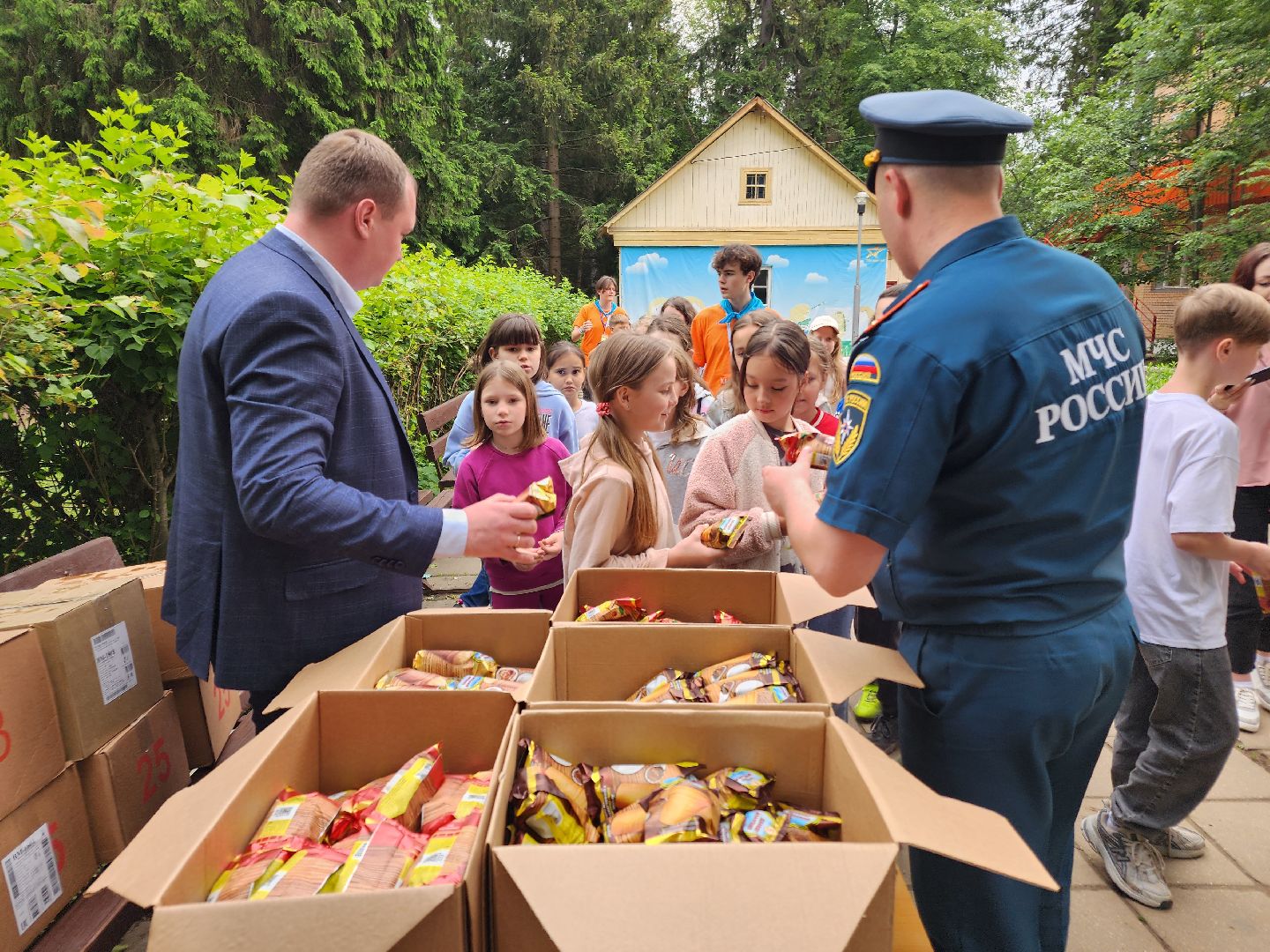 чехов, детский лагерь звездочка, день безопасности, правила поведения на воде, пожарная безопасность, мчс, гимс,   вдпо,  чеховспас, профилактика, брошюры и памятки, урок безопасности, викторины, интерактив, демонстрация пожарной техники, оборудование и снаряжение, мороженое,
