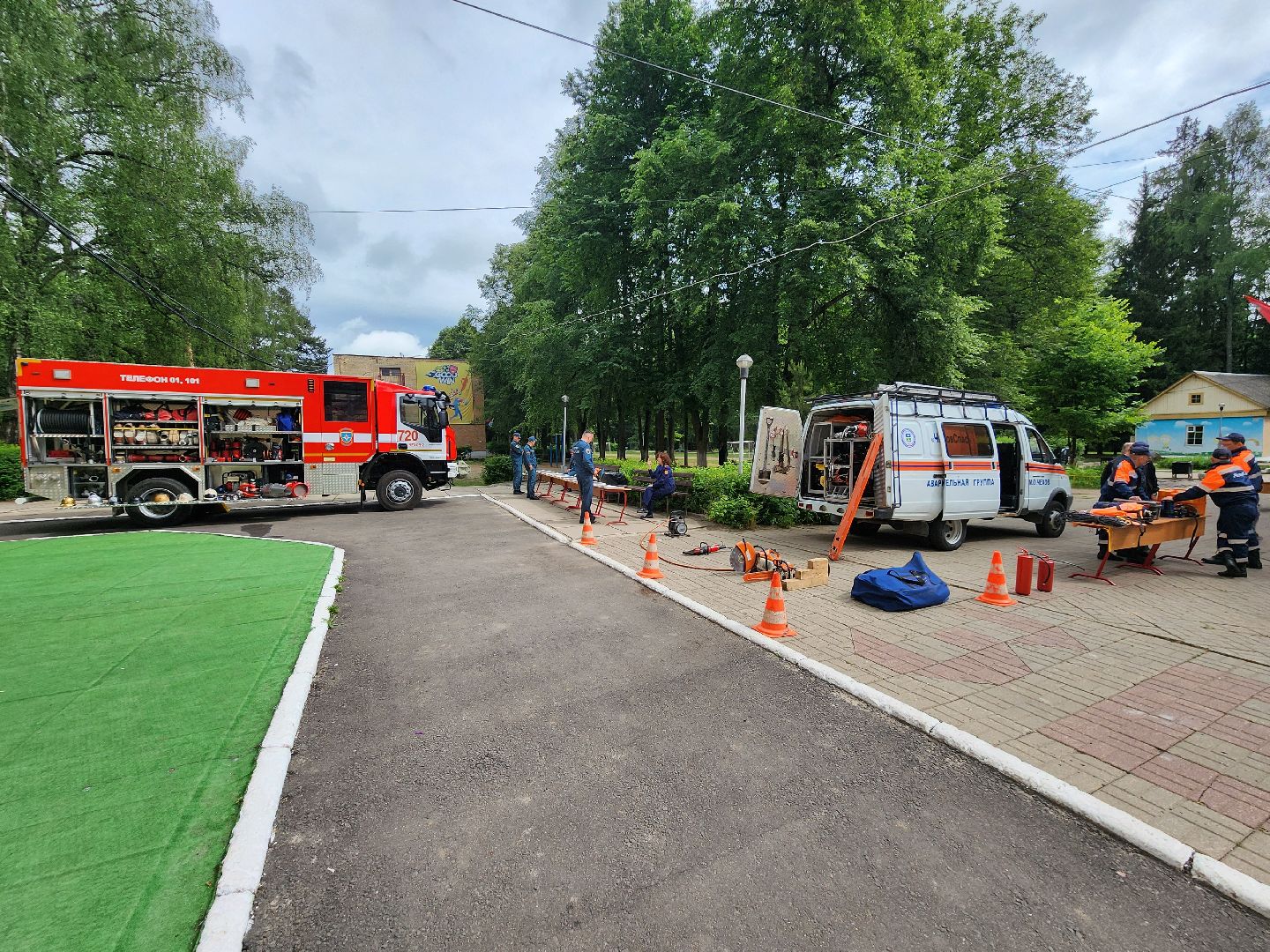 чехов, детский лагерь звездочка, день безопасности, правила поведения на воде, пожарная безопасность, мчс, гимс,   вдпо,  чеховспас, профилактика, брошюры и памятки, урок безопасности, викторины, интерактив, демонстрация пожарной техники, оборудование и снаряжение, мороженое,