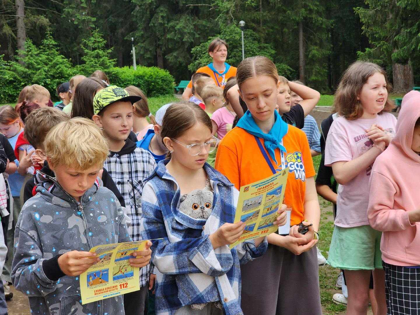 чехов, детский лагерь звездочка, день безопасности, правила поведения на воде, пожарная безопасность, мчс, гимс,   вдпо,  чеховспас, профилактика, брошюры и памятки, урок безопасности, викторины, интерактив, демонстрация пожарной техники, оборудование и снаряжение, мороженое,