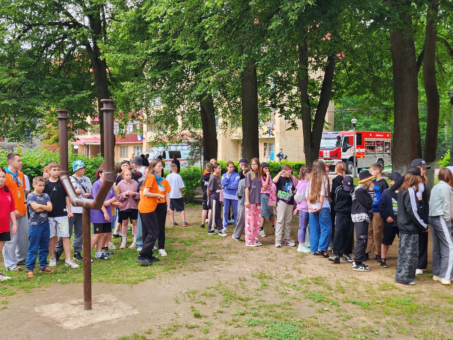 чехов, детский лагерь звездочка, день безопасности, правила поведения на воде, пожарная безопасность, мчс, гимс,   вдпо,  чеховспас, профилактика, брошюры и памятки, урок безопасности, викторины, интерактив, демонстрация пожарной техники, оборудование и снаряжение, мороженое,
