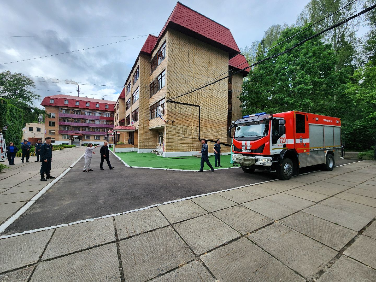 чехов, детский лагерь звездочка, день безопасности, правила поведения на воде, пожарная безопасность, мчс, гимс,   вдпо,  чеховспас, профилактика, брошюры и памятки, урок безопасности, викторины, интерактив, демонстрация пожарной техники, оборудование и снаряжение, мороженое,