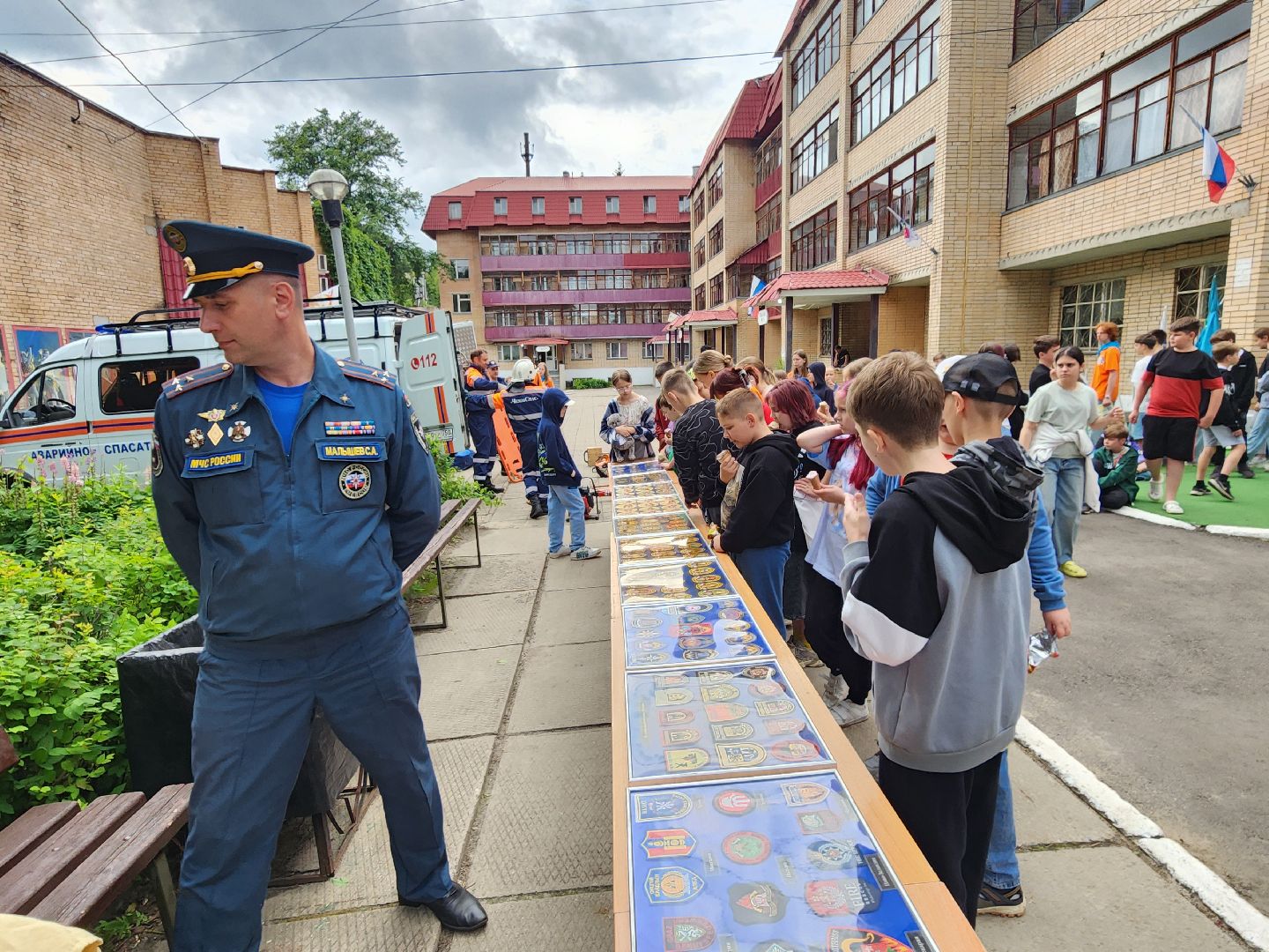 чехов, детский лагерь звездочка, день безопасности, правила поведения на воде, пожарная безопасность, мчс, гимс,   вдпо,  чеховспас, профилактика, брошюры и памятки, урок безопасности, викторины, интерактив, демонстрация пожарной техники, оборудование и снаряжение, мороженое,